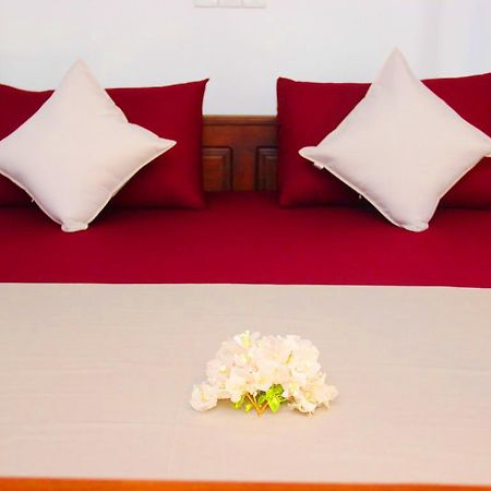 Sooriya Sewana Guest House Banduramulla Ngoại thất bức ảnh